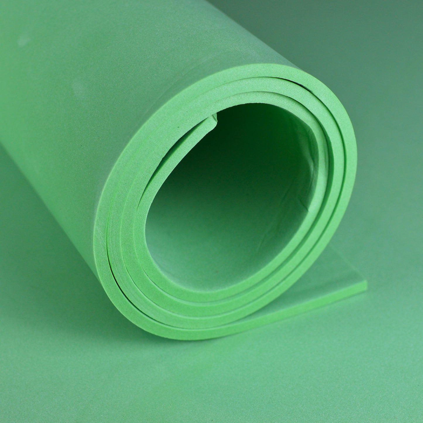 EVA foam 65 kg/m3, 2 mm green - 100x50 cm
